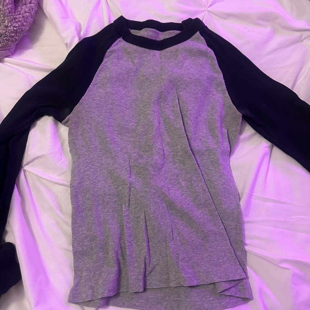 Brandy Melville Black and Gray Long Sleeve Tee